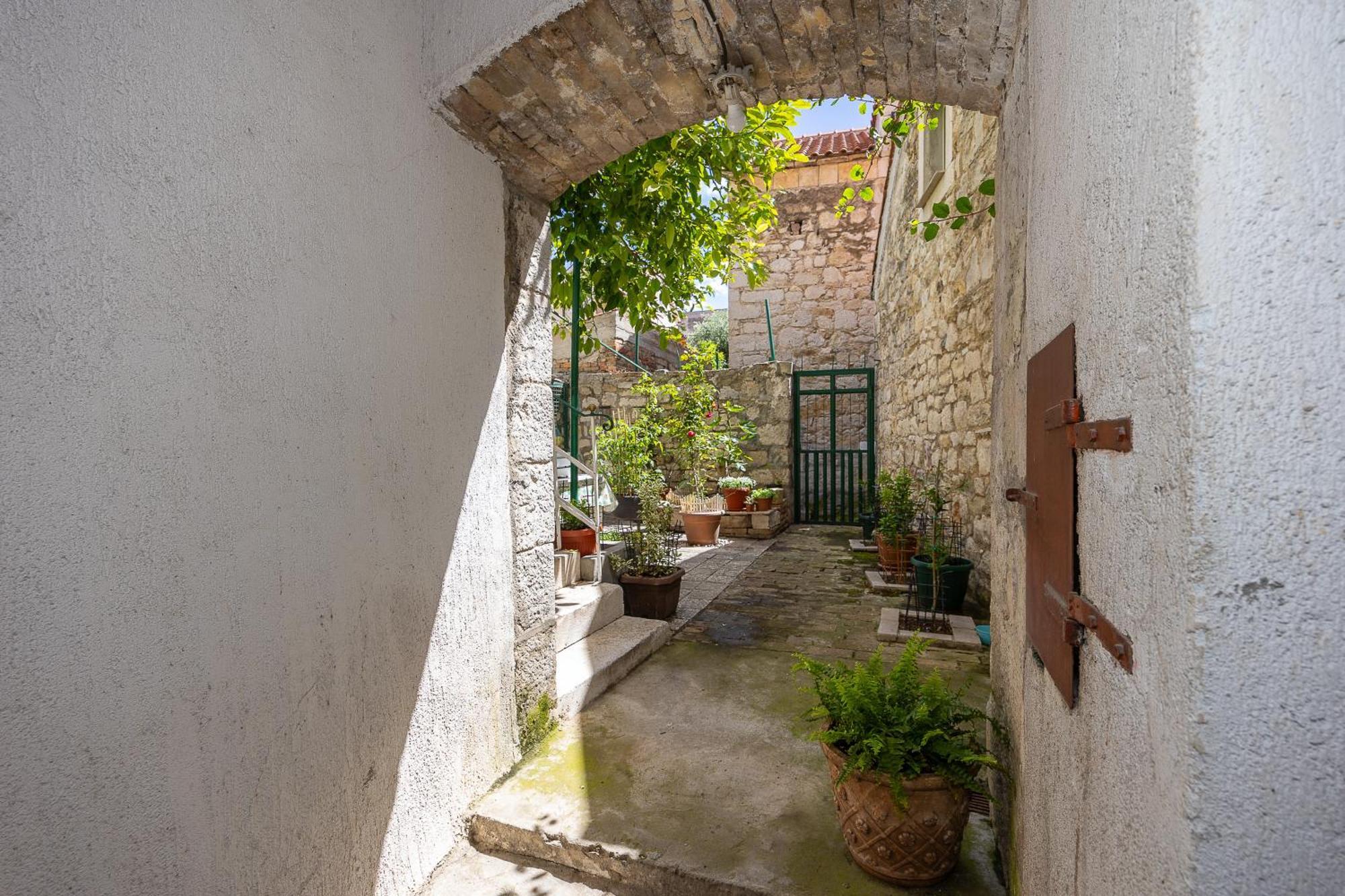Apartman Iskra 2 Split Buitenkant foto